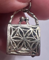 VTG Mini Purse Pendant Silver-Tone HandBag Charm Black Enamel HEART FILIGREE