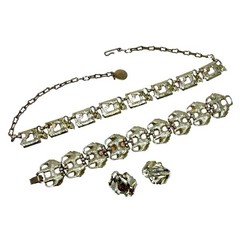 Vintage Pink Thermoset Jewelry Set Gold Tone Leaves Necklace Bracelet Earrings