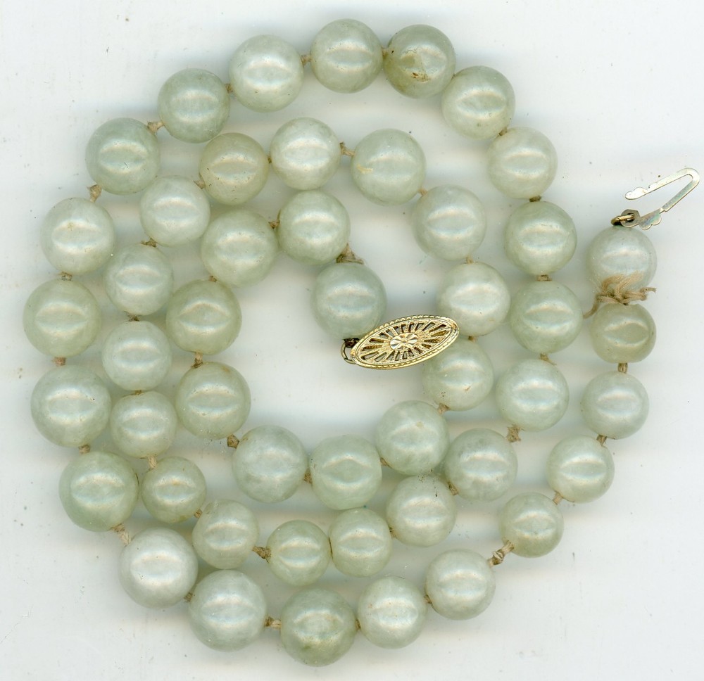 Vintage Natural Burma Jade 10mm Bead 18″ Necklace 14K Yellow Gold Clasp