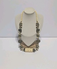 Vintage Silver Tone Metal & Off White Acrylic Chunky Bead Necklace 21″. Hammered