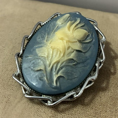 Oval Blue Cameo Style Brooch Pin, Silver Tone Frame, Art Nature Theme