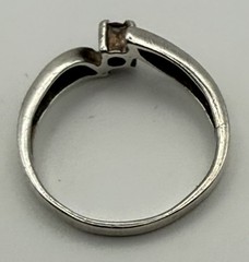 Vintage Ladies Sterling Silver Ring with a Red Garnet and Celtic Knot Design