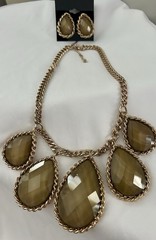 Vintage, gold-tone bib necklace olive-colored faceted teardrop stones, earrings
