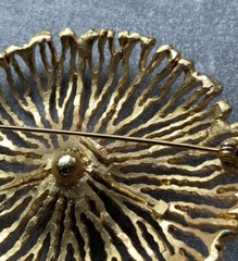 Vintage 1970s PARK LANE Large White Enamel Rhinestone Coral Flower BROOCH PIN
