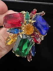 Unbelievable Multi-colored Prong Set Well Made pin brooch