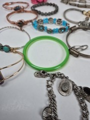 Lot of 30+ Mixed Materials Bracelets Bangle Stretch Cuff Metal Plastic Stone