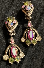 Vintage 1959 Hollycraft Romantic Red And Apple Green Dangle Drop Earrings
