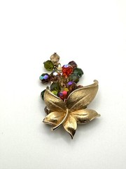Vintage Gold-Tone Flower Brooch With Colorful Faceted Beads & Secure Pin Clasp