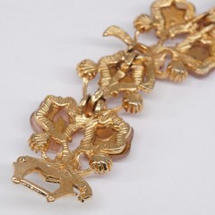 VTG bracelet Molded Glass Leaves AB Pink Rhinestones in Goldtone fold over clasp