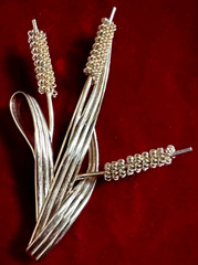 VTG Napier Cattail Brooch Mid Century Modern Botanical Gold Tone Typha Pin