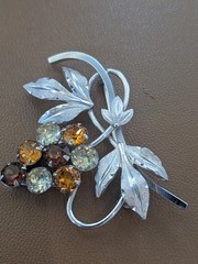 Vintage Van Dell 12K Gold Filled Grape Cluster Brooch
