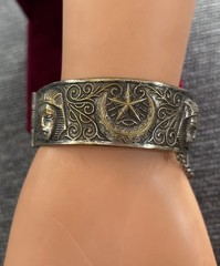 VTG Antique 1920s Egyptian revival silver & Gold tone Hinged Bangle bracelet J20