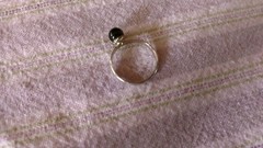 Vintage RING Gold tone metal black onyx gemstone 5mm round solitaire sz 5.5