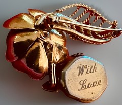 VINTAGE BARONESS SWISS 17 JEWEL WIND-UP BROACH WATCH, RUNS!