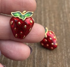 Vintage Avon Strawberry Enamel Stud Earrings Red Gold Tone Cute