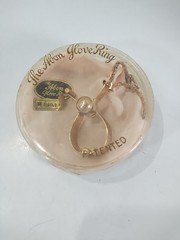 Vintage ABON GLOVE RING w/ Box Handbag Scarf Hankie Clip Gold Plated In Box
