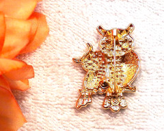 CLASSIC PIN BROOCH OWL AND BABY SOLITARY NOCTURNAL BIRD OF PREY RHINESTONES K13