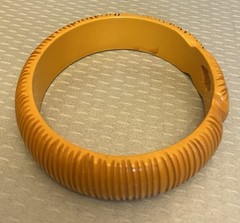 Vintage Butterscotch Amber Bakelite Bangle Carved Pierced Open Knot 7/8″ TESTED