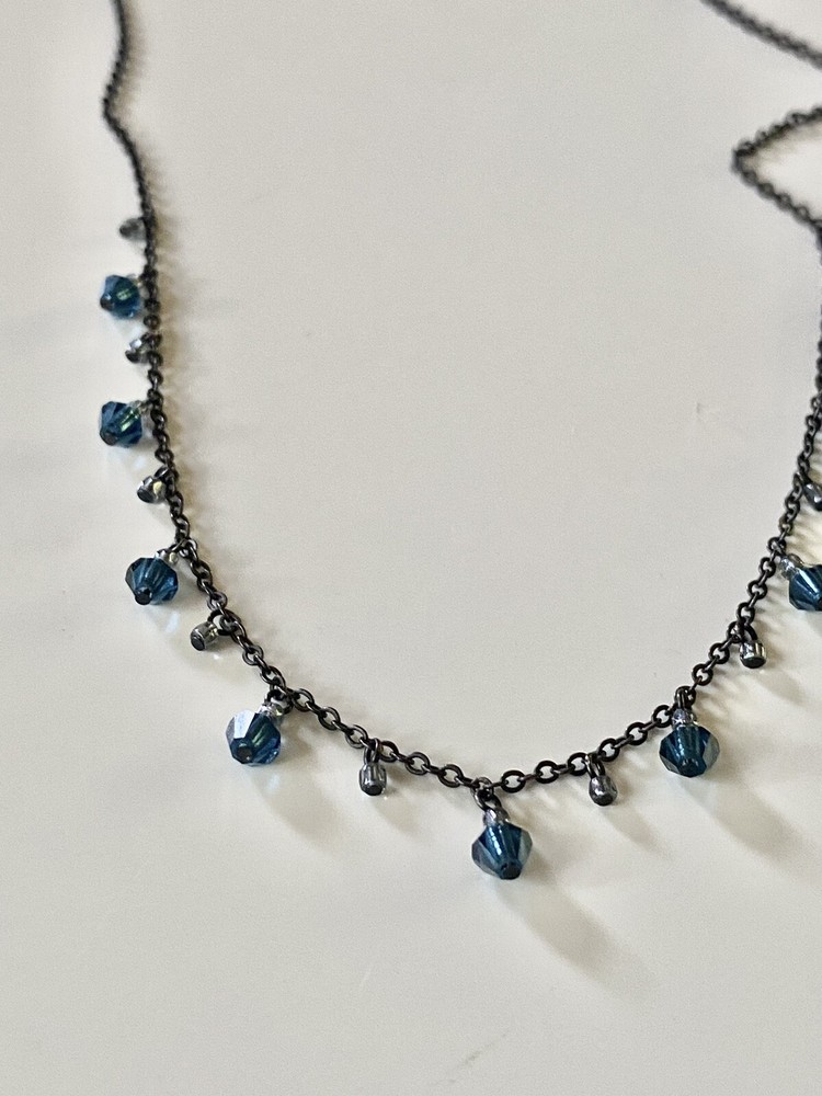 1990s Simple But Elegant Blue Cut Glass 16.5” Necklace