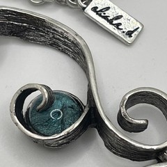 Vintage alisha d necklace Silver tone Twisted Metal With Blue Acrylic Cabochons