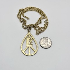 Vintage LOVE Pendant Necklace Gold Tone Chain Spring Ring Retro Style 24”