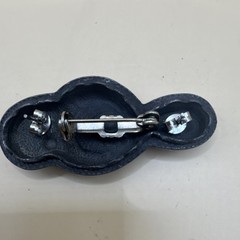 Brooch with little earrings
