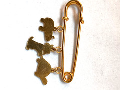 Vintage Gold Tone Brooch w/ Dangle Animal Charms Turtle Goat Elephant Good Cond.