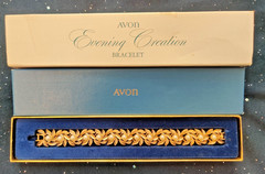 Vintage 1971 Avon “Evening Creation” gold-tone bracelet w/faux Pearls NOS 7 in
