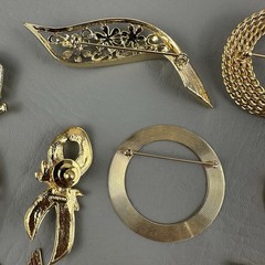 Vintage Brooch Pin Lot 14 Gold Tone Avon AJC Floral Mixed Costume