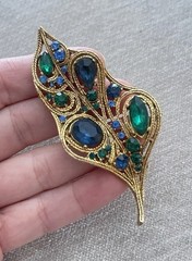 Vintage Leaf Brooch La Roco 50s Gold Tone 3 1/2” Blue Green Rhinestones Unsigned