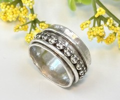 Vtg Sterling Silver 925 CZ 10mm Wide Hammered Spinner Fidget Band Ring Size 6
