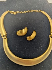 Anne Klein Collar Necklace & Earrings Satin Brushed Gold Tone Chunky Runway Read