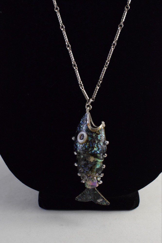 VTG Abalone Shell Silver Articulated Nautical FISH Pendant Necklace Read