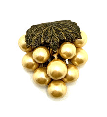 Vintage Miriam Haskell Faux Pearl Grape Cluster Dress Fur Clip Unsigned 2.5″