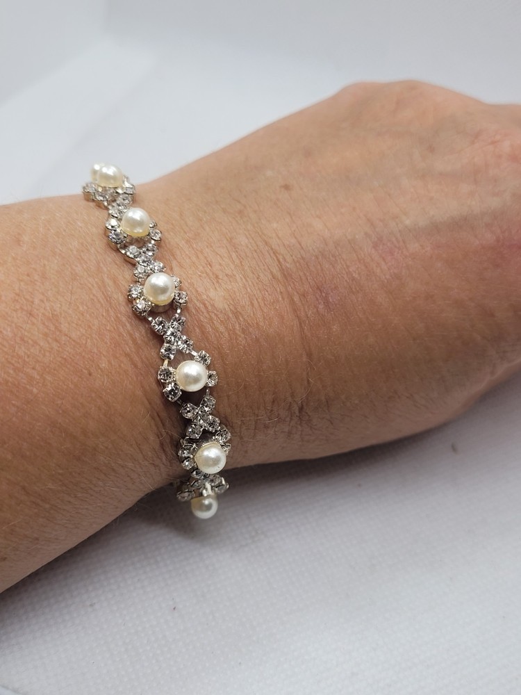 Vintage Bridal Prom Wedding Silver Tone Rhinestone Pearl Imitation Braslet 7.5in