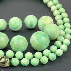 Vintage Green Hand knotted Beaded Necklace Graduated Size Plastic 26″ Faux Jade
