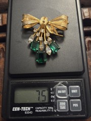 Sorrento 1/20 12K Gold Filled & Toned Floral Filigree Emerald Green Brooch Pin