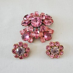 Vtg AB Glass Pink Rhinestones Brooch Pin Clip On Earrings Set Demi Parure