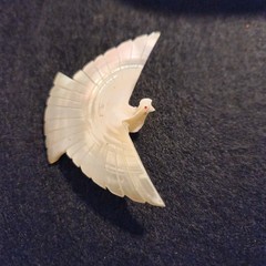 Beautiful Hand Carved Mother of Pearl Bird 2.5 x 1.5 Inches
