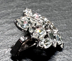 SPARKLY FLORAL RHINESTONE B DAVID CLIP EARRINGS 1934 PATENT D391