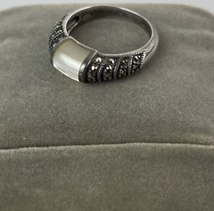 VTG Art Deco Mother of Pearl & Marcasite (925) Sterling Silver Ring 7.75
