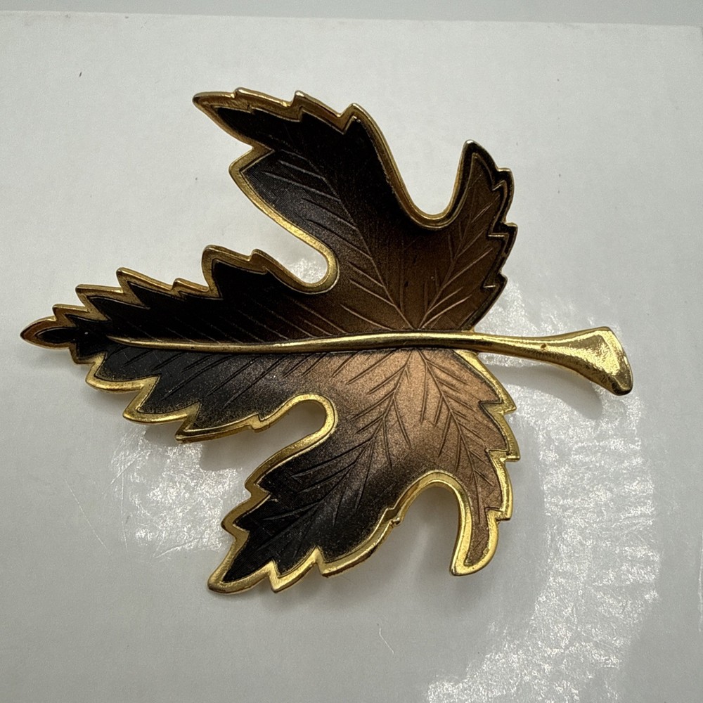 Vintage Estate Gold Tone Enamel Maple Leaf Pin Brooch Fall & Autumn Jewelry