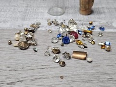 Vtg Estate Costume Jewelry Crystals Glass Rhinestones Lot For Repairs Parts G9.1
