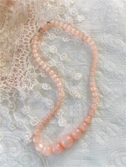 GORGEOUS 1960’s PINK MOONGLOW GRADUATED BEAD 16″ NECKLACE w/HIDDEN SLIDE CLASP