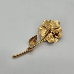 Vintage Enamel Flower Pin Mottled Speckled Rose Gold Tone Stem Green Leaves