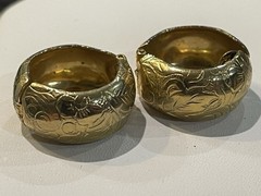 Vintage Hoop Huggie Chunky Gold Tone Etched Floral Earrings Glam 1in