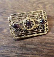 Vintage Gold Tone & Purple Gemstone Intricately Detailed Brooch Pin