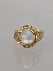 Beautiful 1930’s Chinese 18k Gold & Moonstone ring Size 7.5