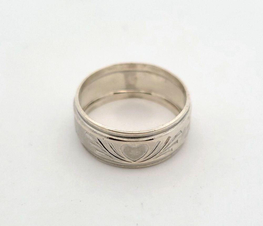 Vintage Designer Uncas 925 Sterling Silver Heart Detail Love Band Ring