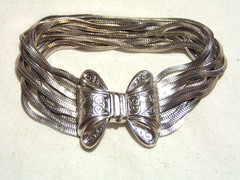 …Vintage/Antique Silver Tone Multi-Chains Bow Clasp Bracelet…